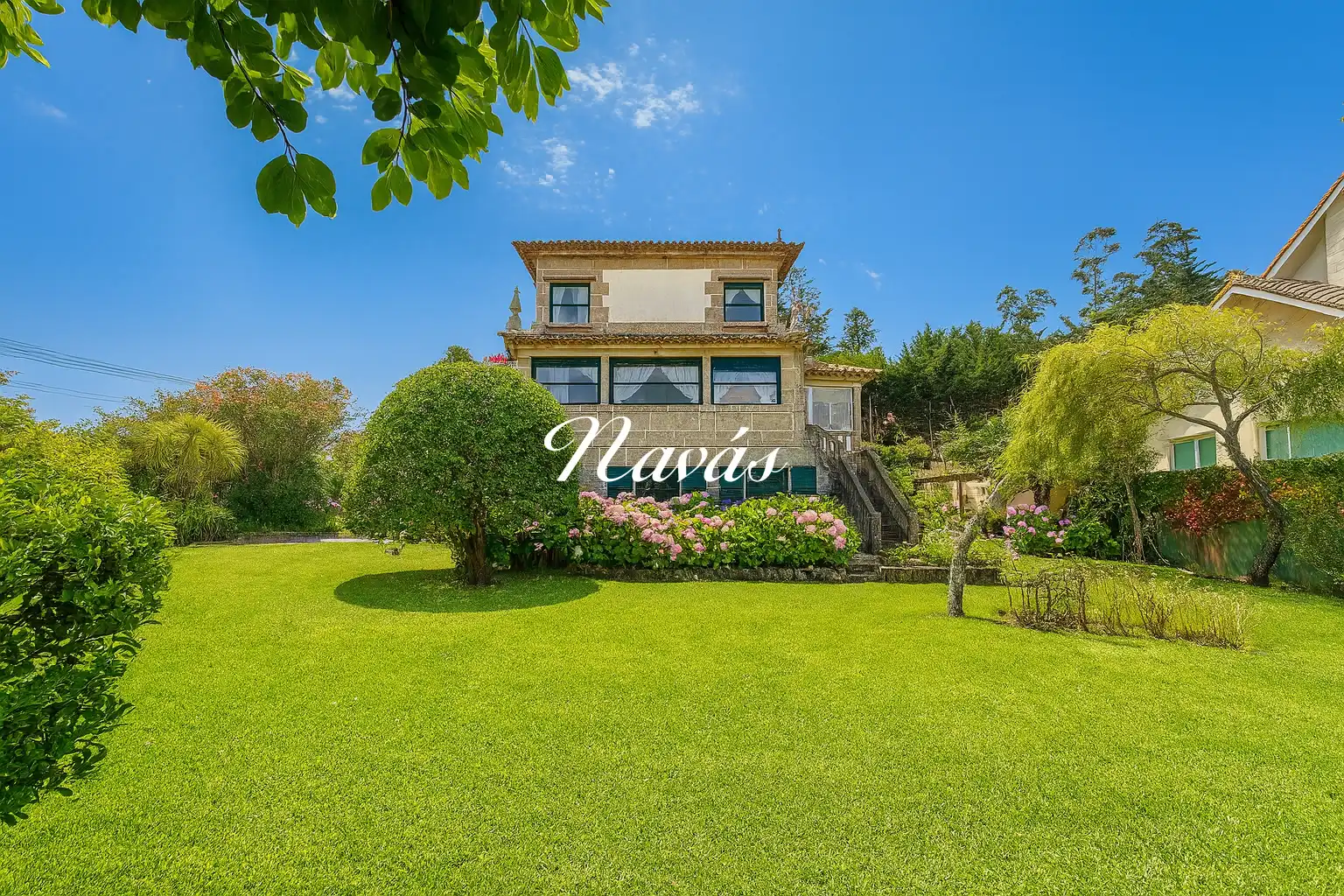 Vista exterior de Casa o xalet en venda en Nigrán amb Jardí privat i Terrassa