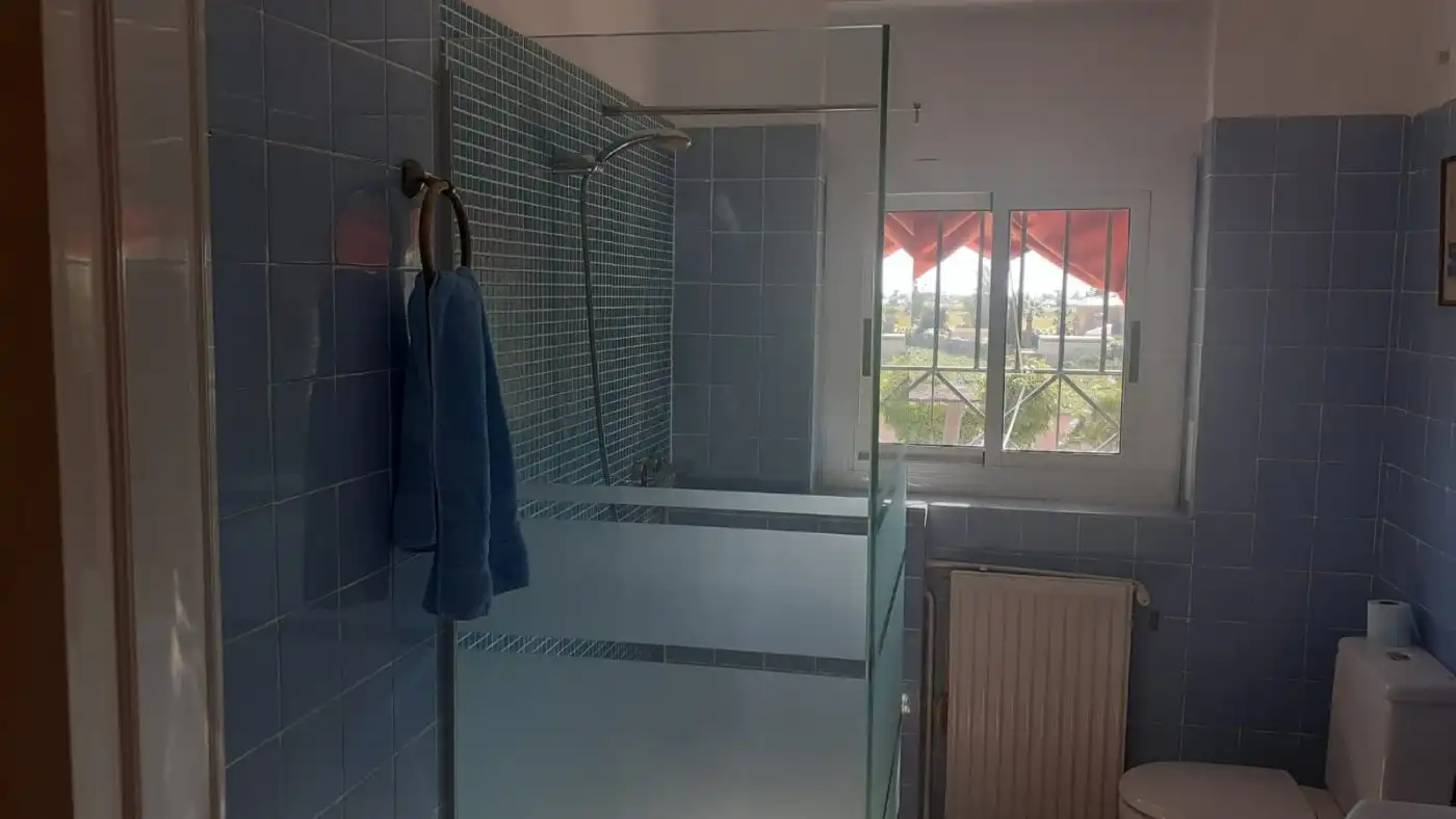 Bany de Casa o xalet en venda en Elche / Elx amb Aire condicionat, Jardí privat i Terrassa