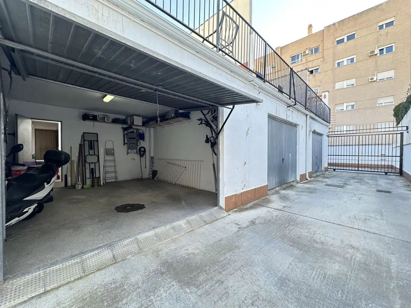Parkplatz von Haus oder Chalet zum Verkauf in Granada mit Terrasse
