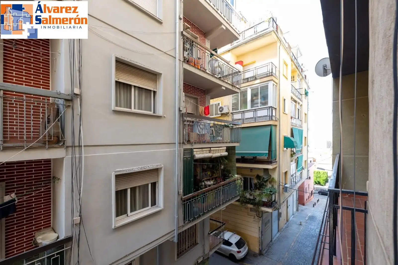 Vista exterior de Piso en venta en Granada