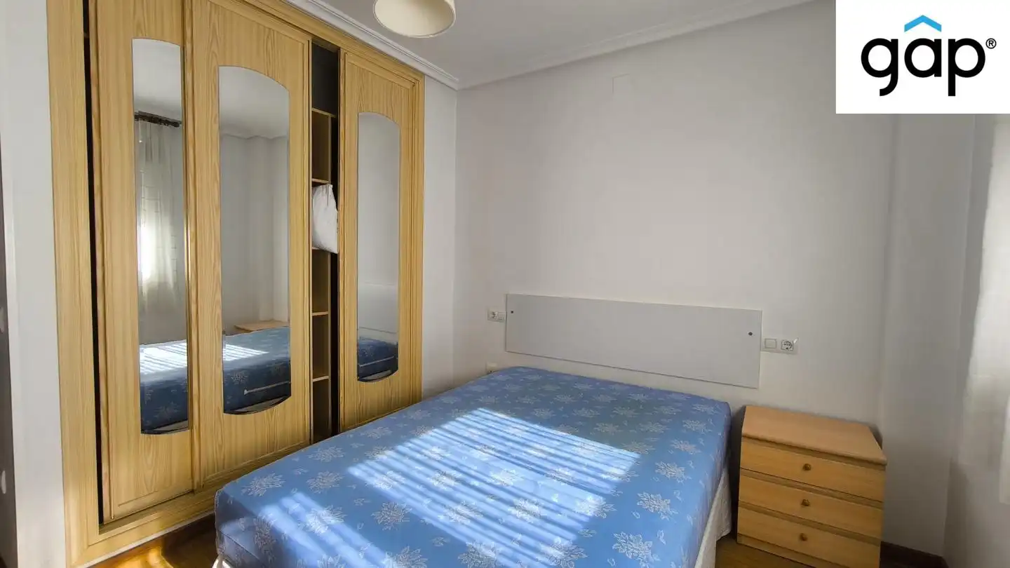 Habitación de Piso de alquiler en Cuenca con Calefacción, Terraza y Amueblado