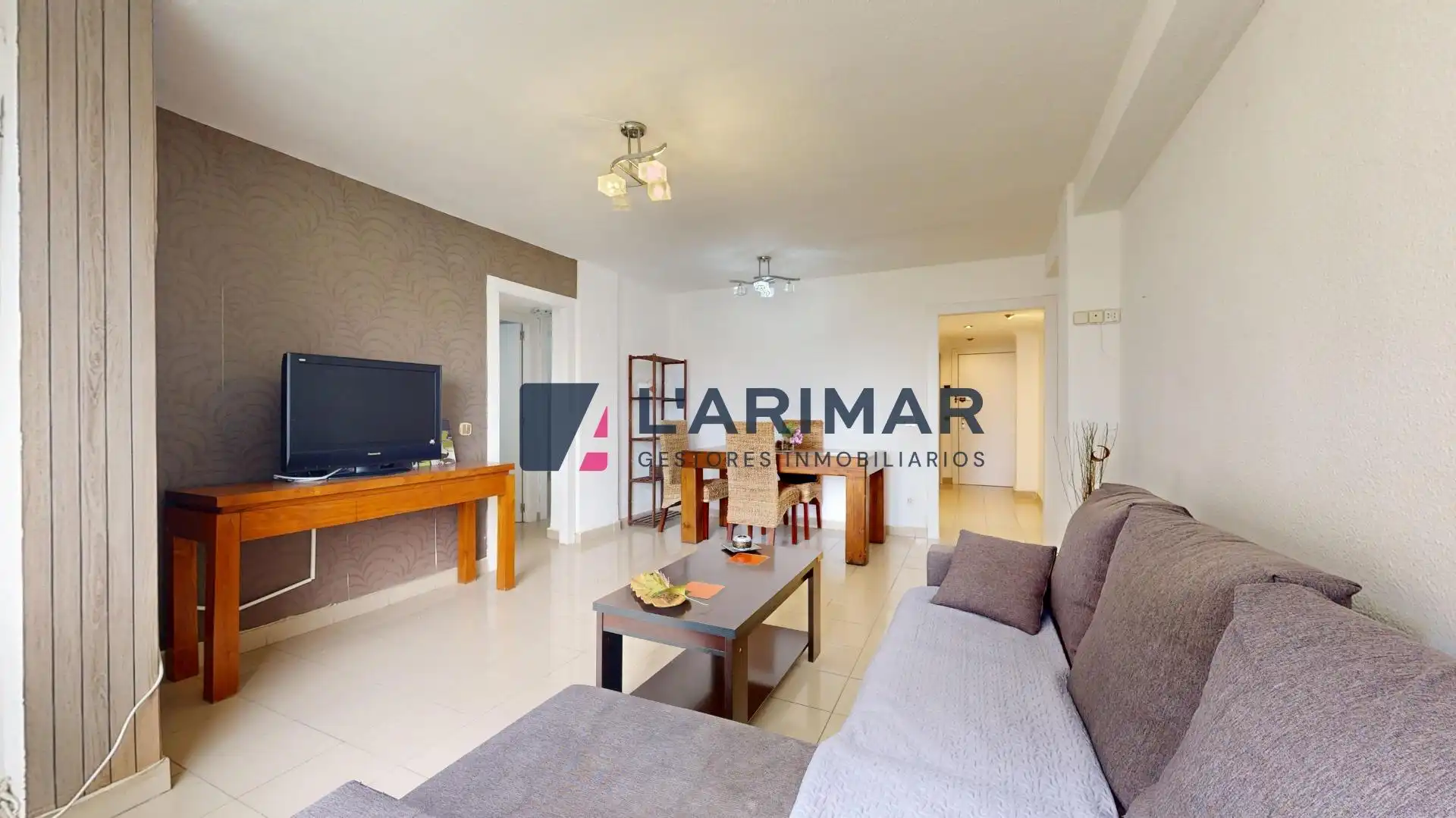 Sala de estar de Piso en venta en Alicante / Alacant con Amueblado y Piscina comunitaria