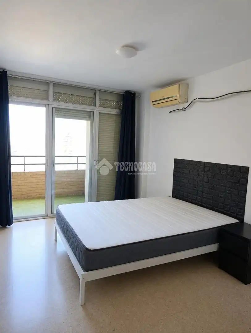 Bedroom of Flat for sale in Sevilla