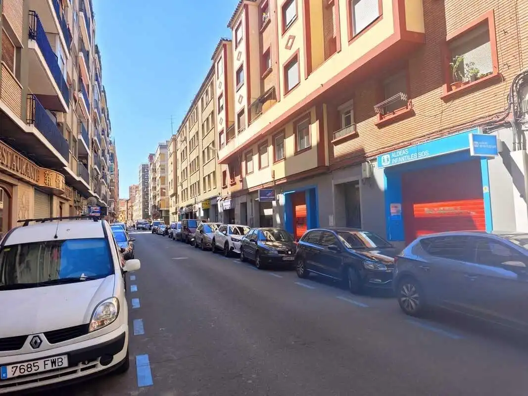 Außenansicht von Wohnung zum Verkauf in Zaragoza mit Heizung