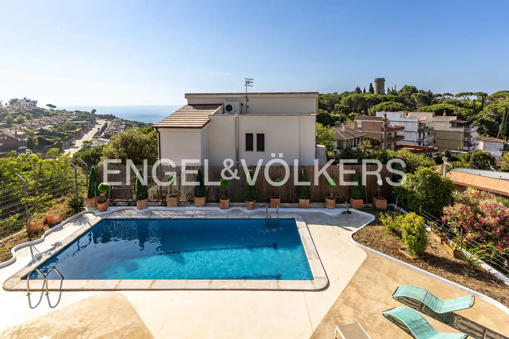 Swimming pool of Houses for rent in Caldes d'Estrac  with Air Conditioner, Heating and Private garden