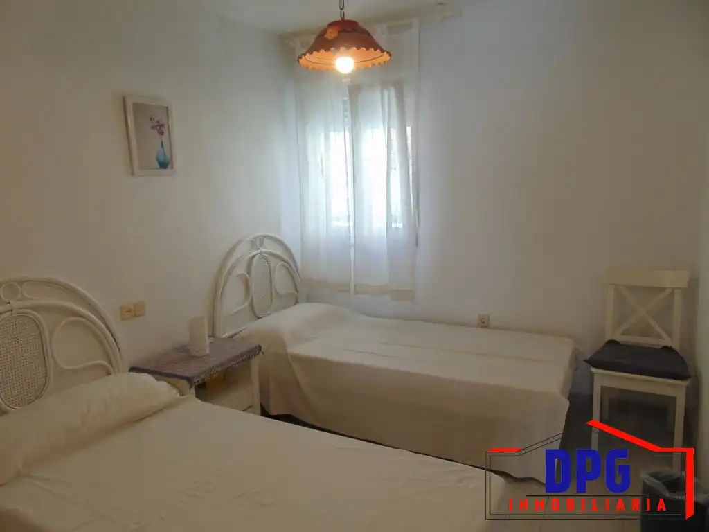 Habitación de Dúplex en venta en Garrucha con Aire acondicionado, Terraza y Amueblado