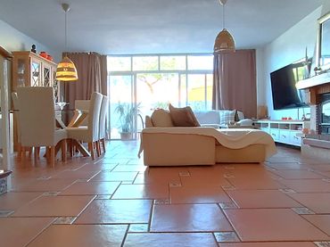 Adosado con balcón en venta en Estepona Pueblo