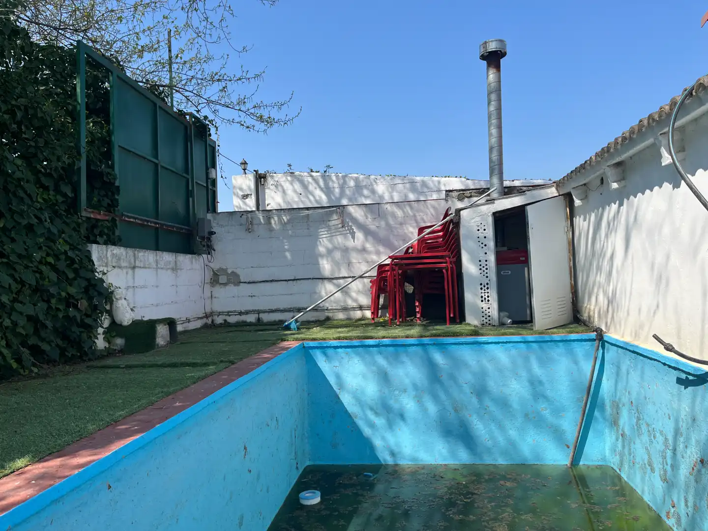 Piscina de Finca rústica en venta en El Burgo de Ebro con Aire acondicionado, Calefacción y Jardín privado
