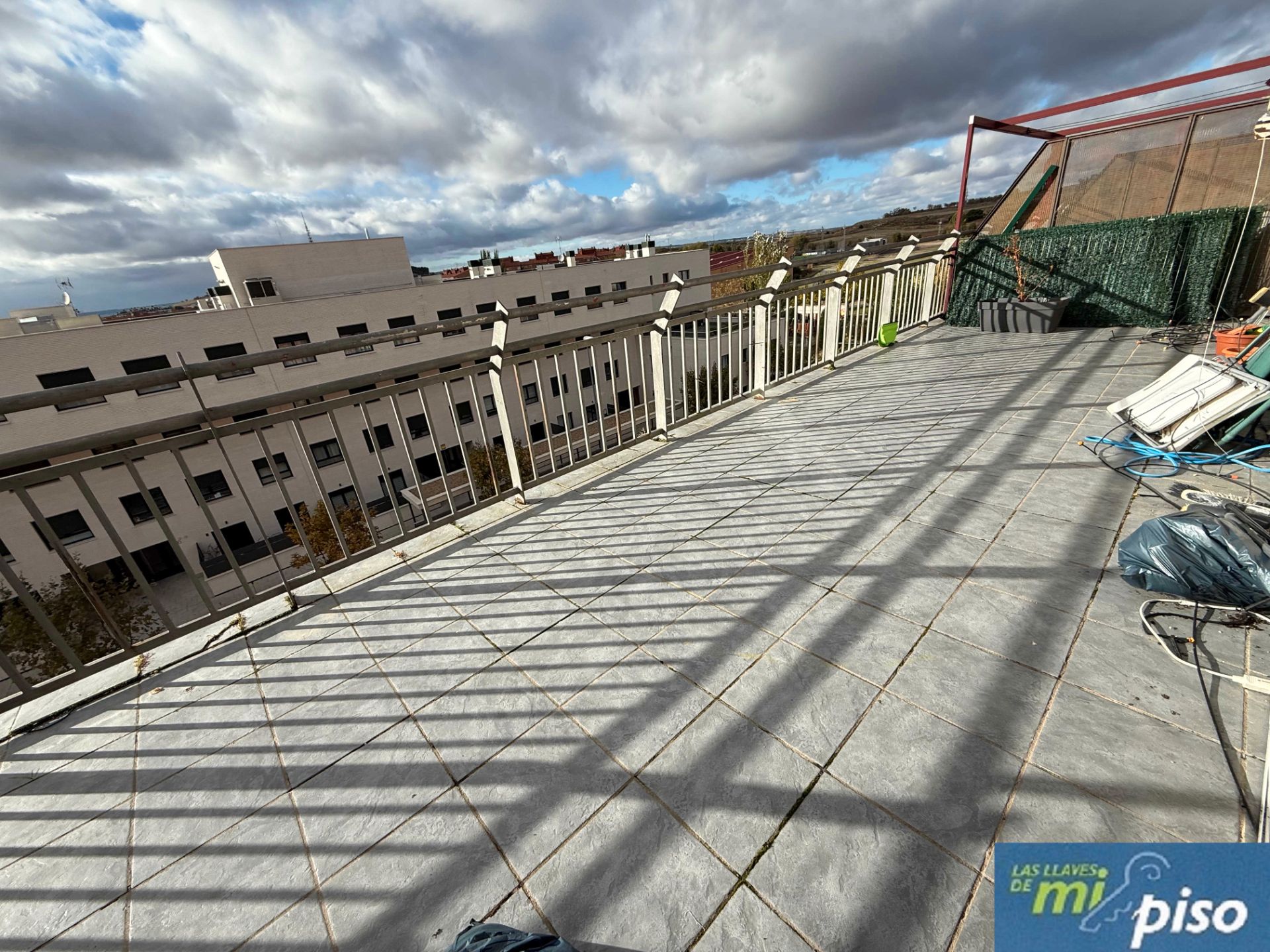 Exterior view of Attic for sale in Cistérniga  with Air Conditioner, Heating and Parquet flooring