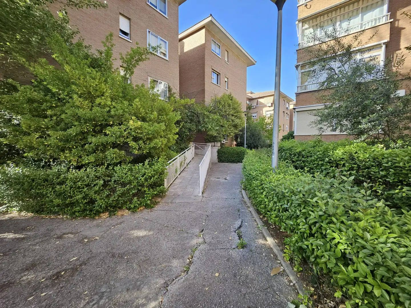 Vista exterior de Piso en venta en Alcalá de Henares con Calefacción, Parquet y Terraza
