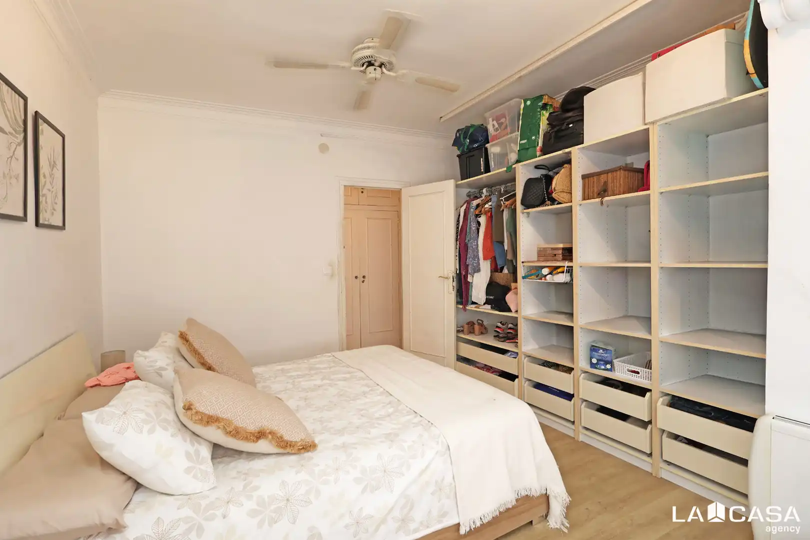 Habitación de Edificio en venta en L'Hospitalet de Llobregat