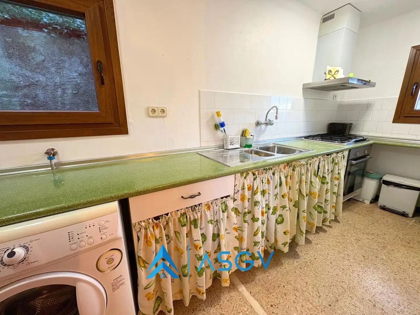 Cocina de Casa o chalet en venta en Santa Maria de Miralles con Calefacción, Jardín privado y Trastero