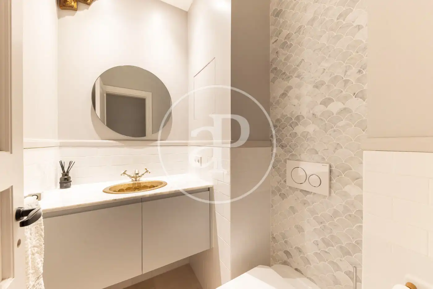 Badezimmer von Einfamilien-Reihenhaus zum Verkauf in  Palma de Mallorca mit Klimaanlage, Heizung und Privatgarten