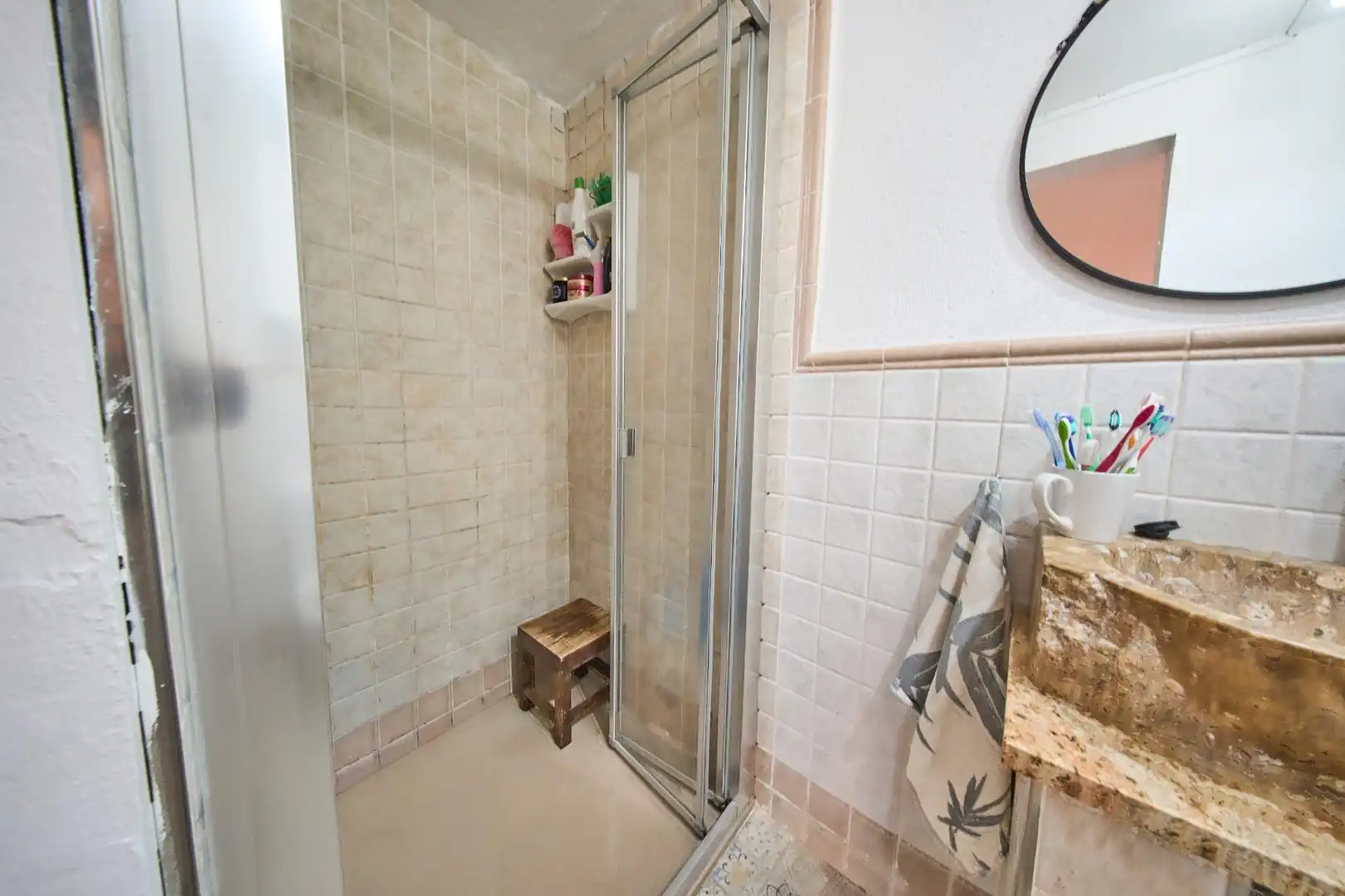 Badezimmer von Einfamilien-Reihenhaus zum Verkauf in Jun