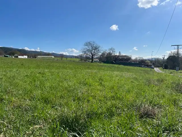 Terreno industrial en venta en Derio