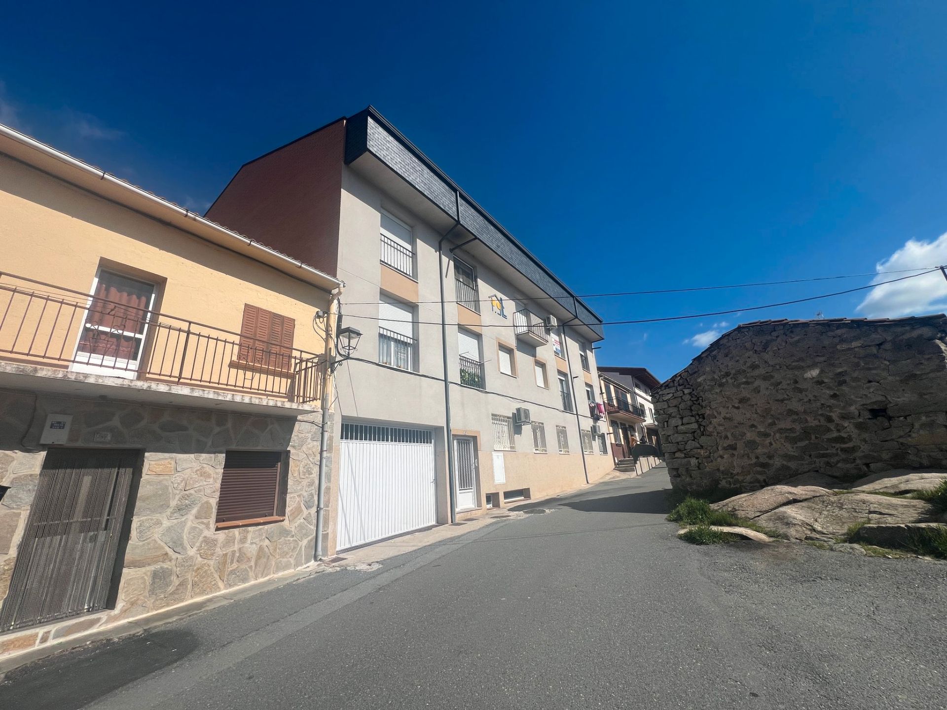 Exterior view of Duplex for sale in Navaluenga  with Heating