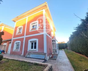 Jardí de Casa o xalet en venda en Modúbar de la Emparedada amb Calefacció i Jardí privat