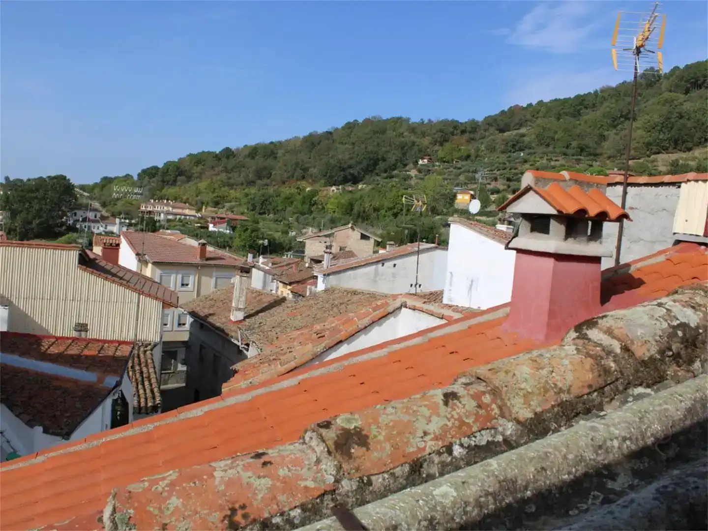 Vista exterior de Casa adosada en venda en Poyales del Hoyo, Ávila