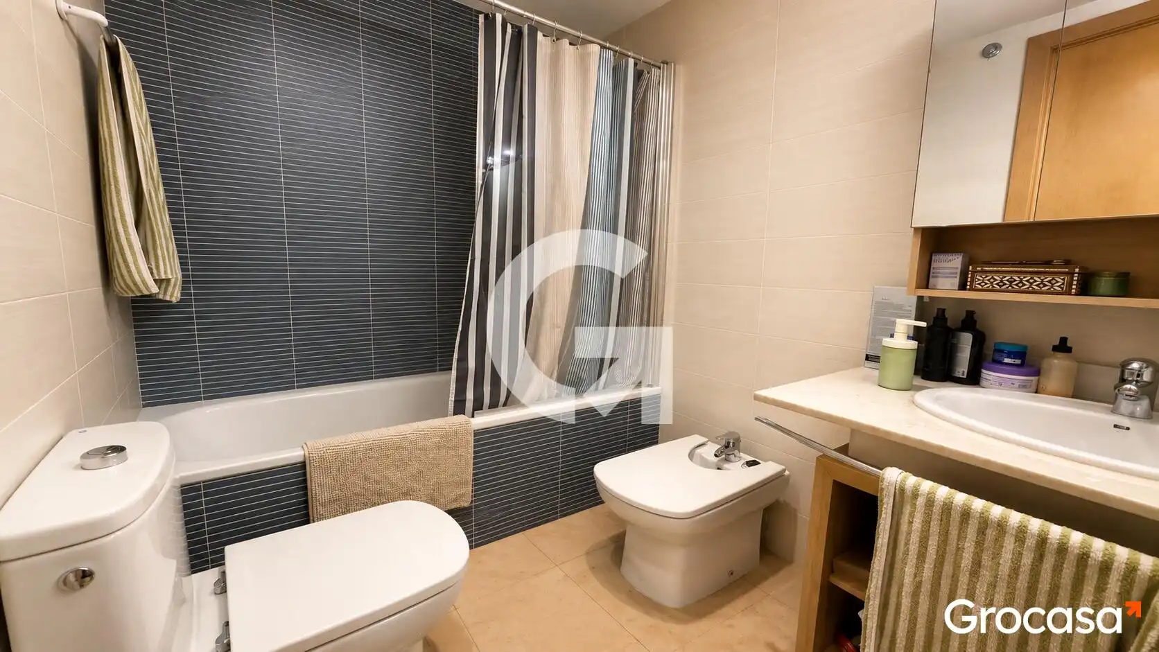 Badezimmer von Wohnung zum Verkauf in Lloret de Mar mit Klimaanlage, Terrasse und Gemeinschaftspool