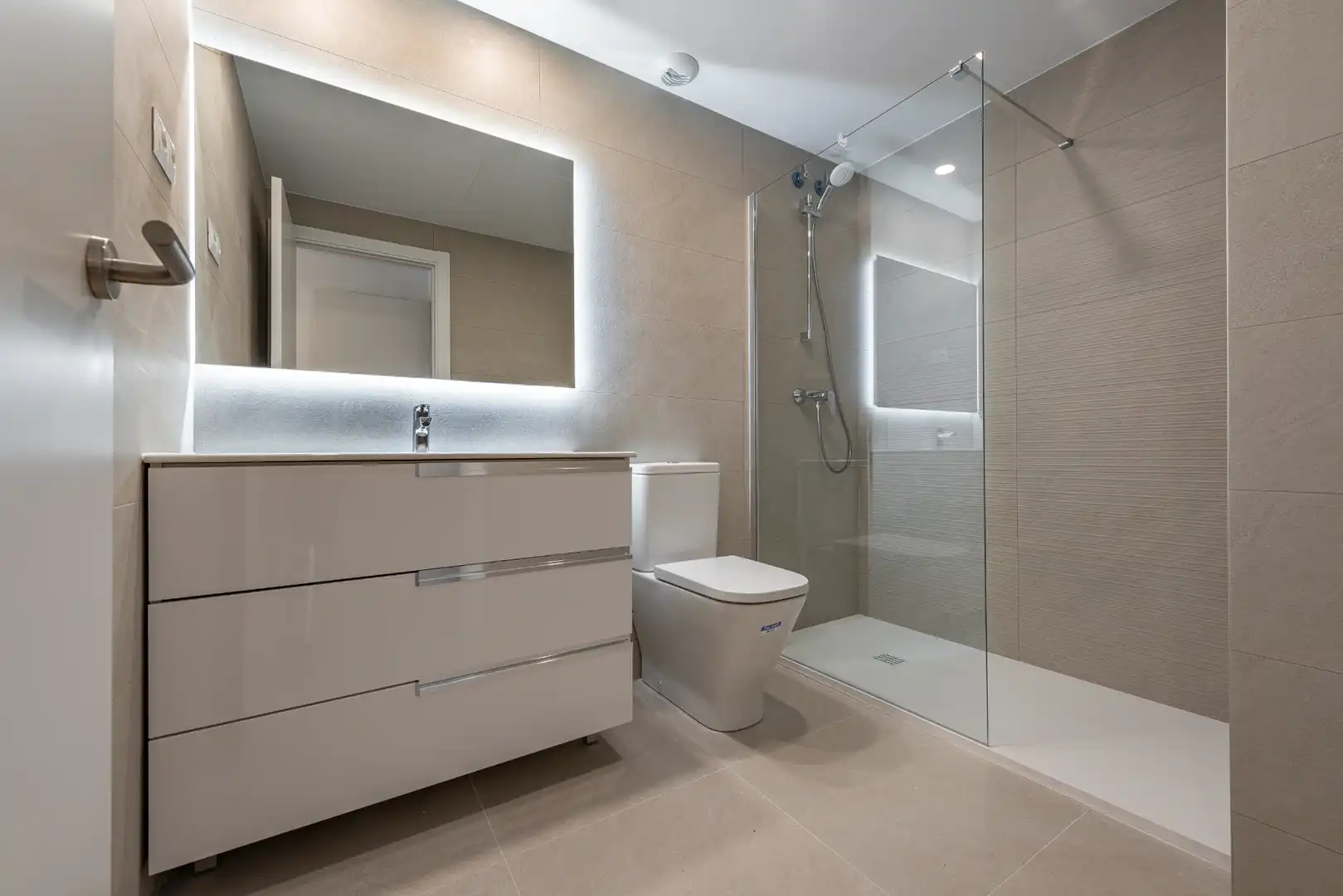 Piso en venta en Carrer de Jaume Abril, 69, Centre