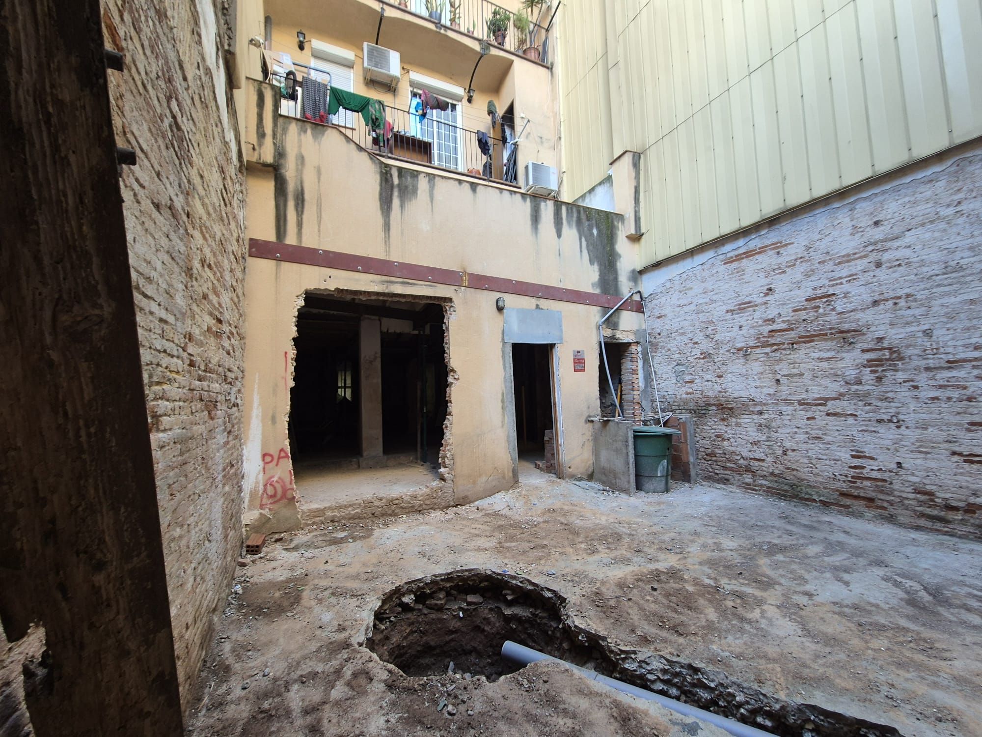 Exterior view of Planta baja for sale in  Barcelona Capital  with Terrace