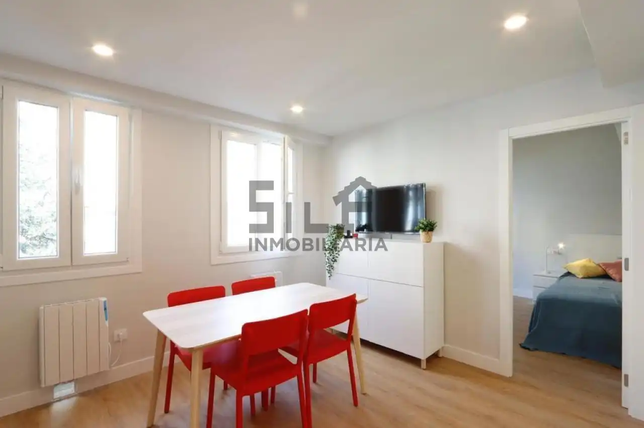 Habitación de Piso para compartir en Ourense Capital  con Calefacción y Amueblado