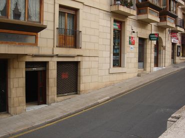 Locale commerciale in affitto a Haro