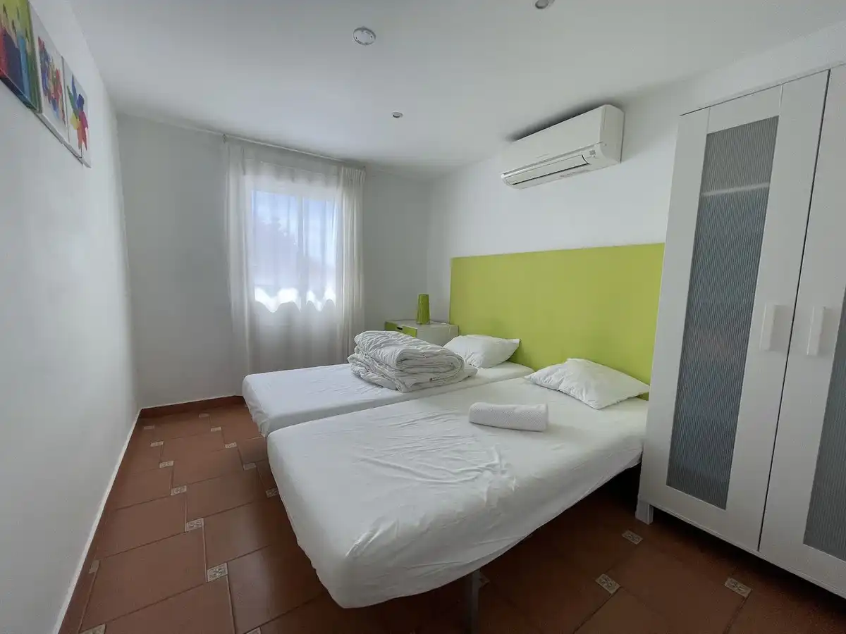 Dormitori de Casa adosada en venda en Mijas amb Jardí privat, Terrassa i Piscina