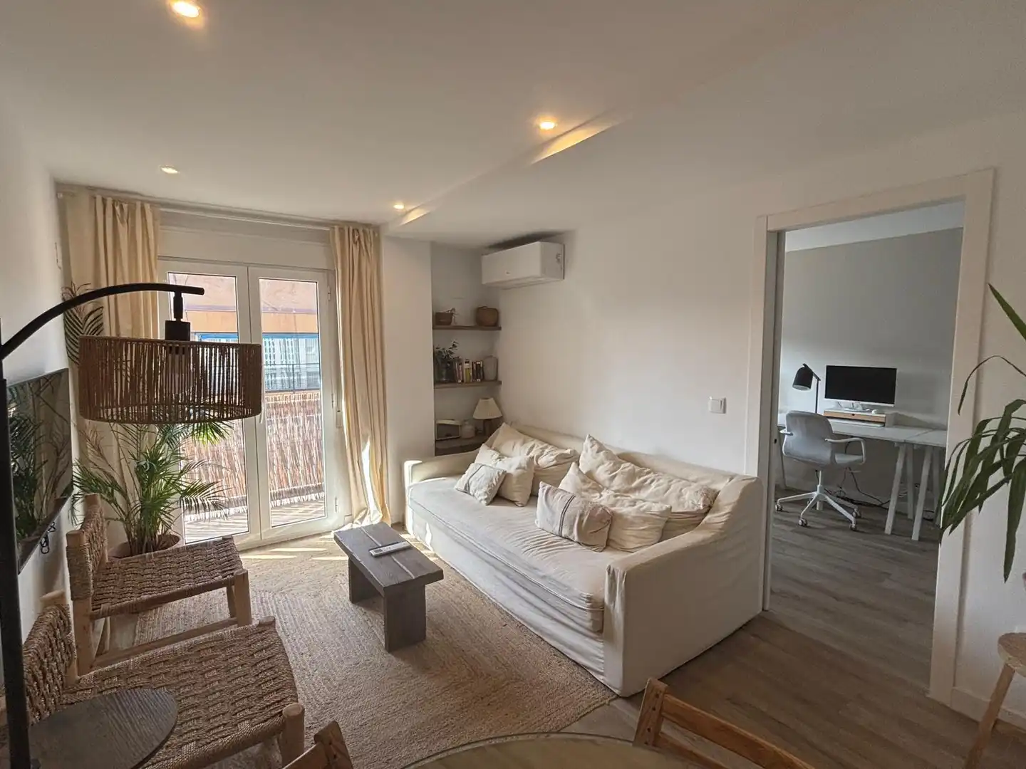 Living room of Flat for sale in Valencia  with Air Conditioner, Heating and Terrace