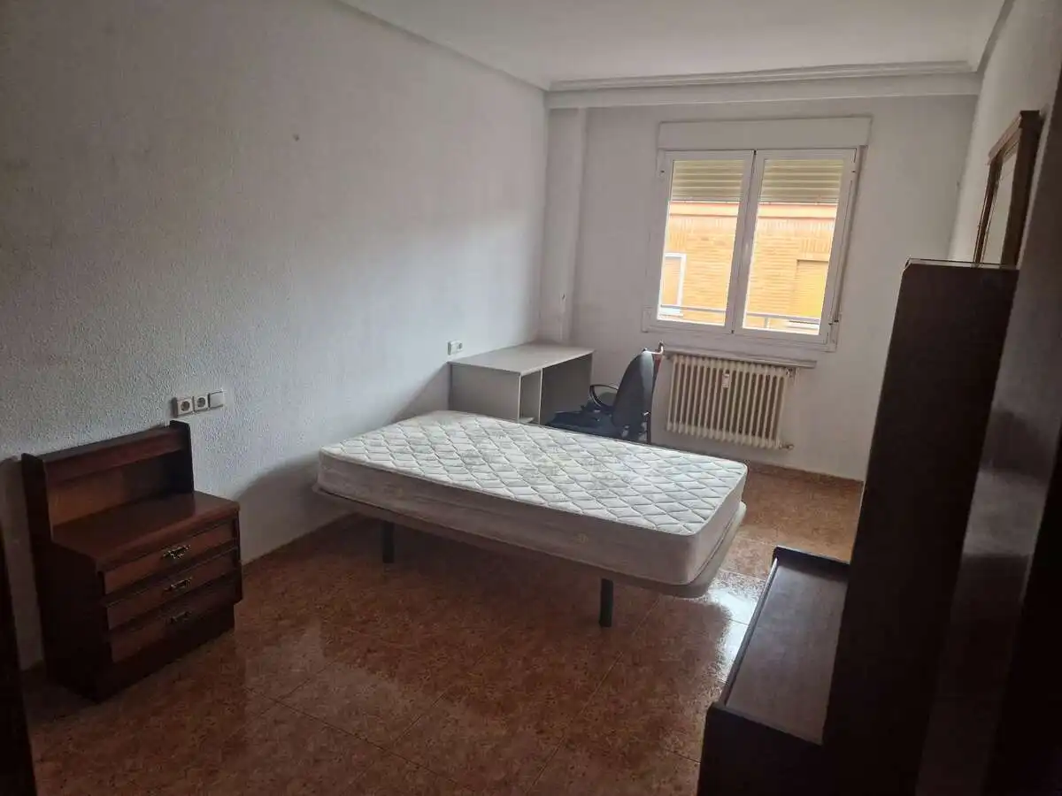 Habitación de Piso en venta en Cabrerizos con Calefacción, Terraza y Amueblado