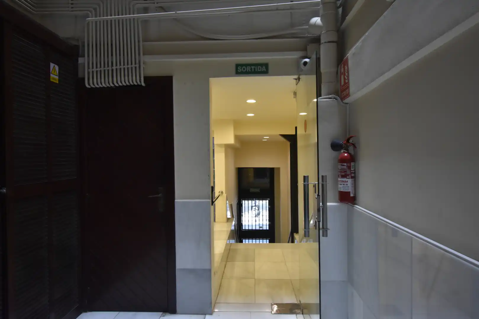 Piso en venta en Barcelona con Calefacción, Balcón y Alarma