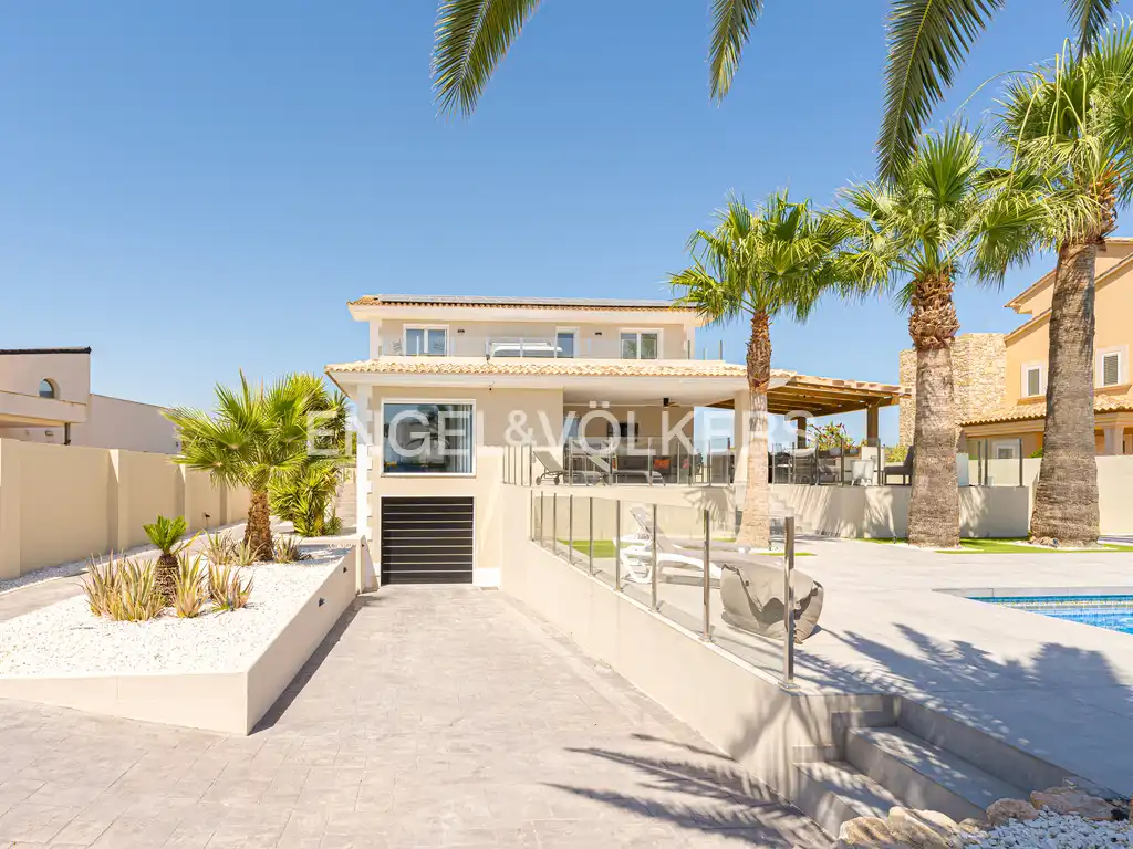 Casa con piscina en venta en Pueblo - Urbanizaciones, imagen 9