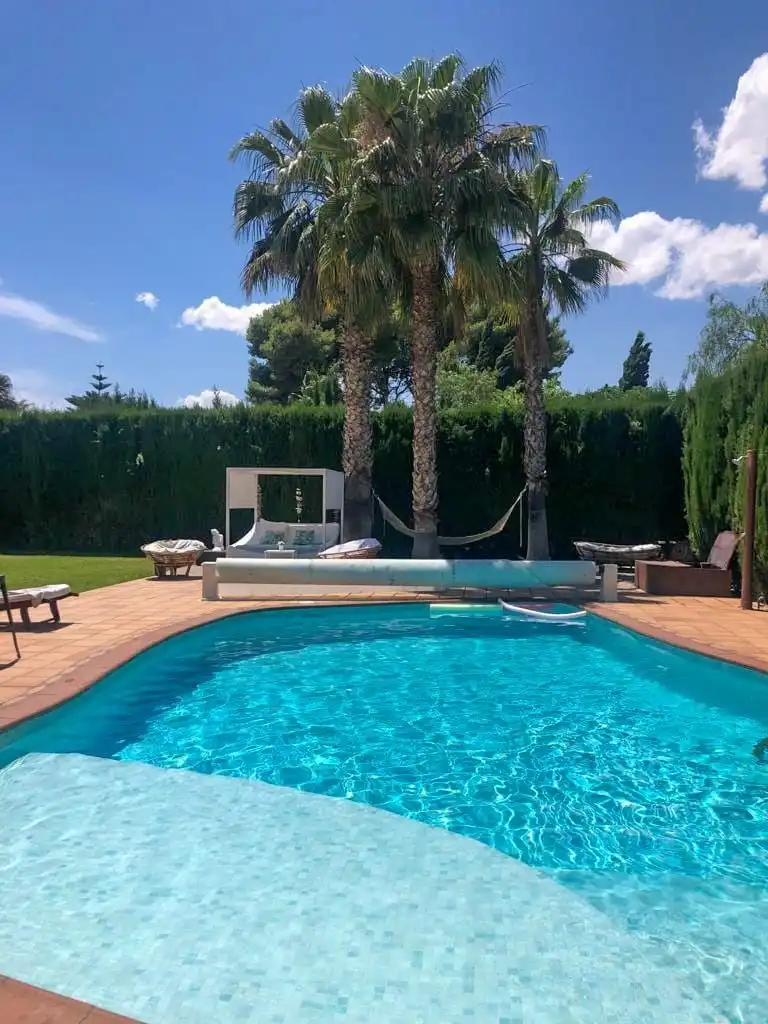 Piscina de Casa o chalet en venta en Elda con Aire acondicionado, Calefacción y Jardín privado