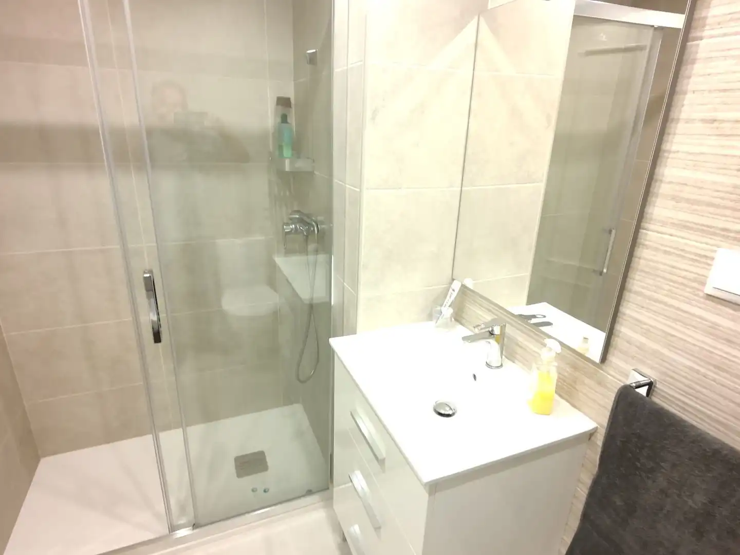 Badezimmer von Wohnung zur Miete in Almuñécar mit Klimaanlage und Terrasse