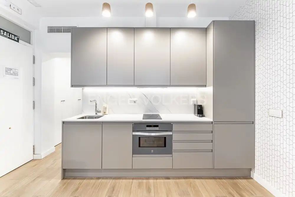 Cocina de Apartamento de alquiler en Madrid con Aire acondicionado, Calefacción y Amueblado