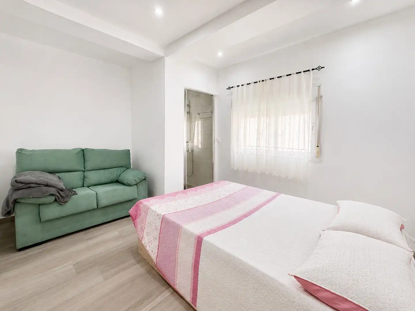 Bedroom of Flat for sale in Torrevieja  with Air Conditioner, Heating and Terrace