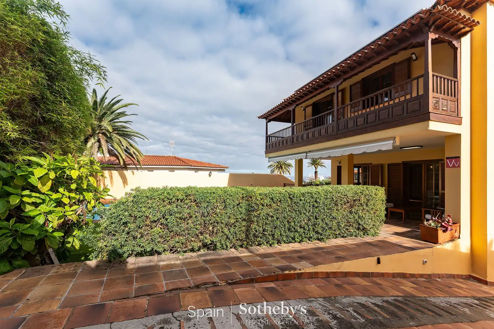 Vista exterior de Casa o xalet en venda en Puerto de la Cruz amb Aire condicionat, Jardí privat i Terrassa