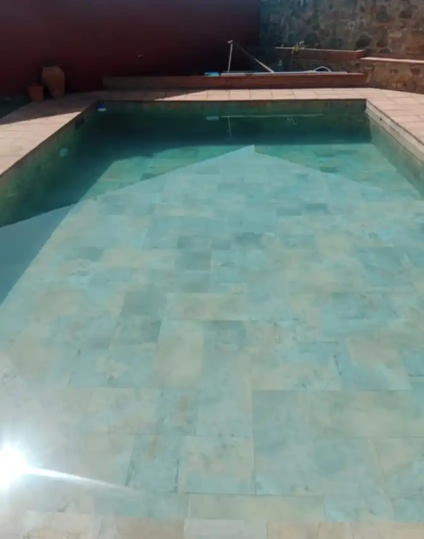 Piscina de Casa adosada en venda en El Castillo de las Guardas amb Jardí privat i Piscina