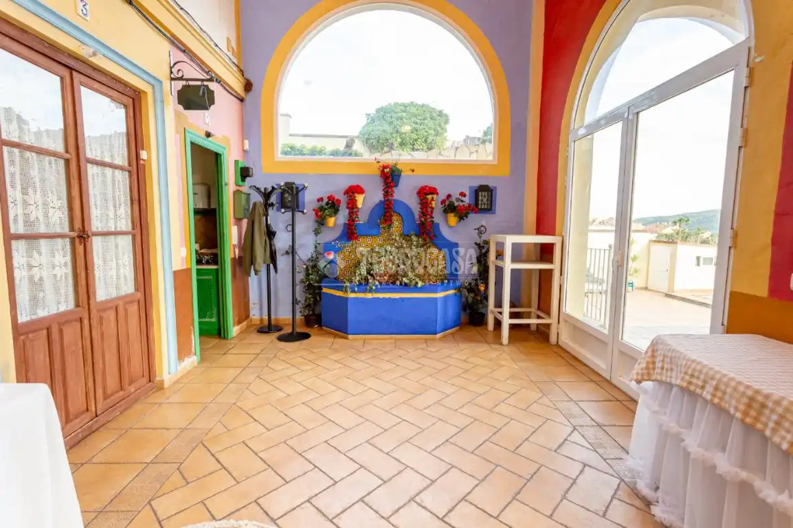 Houses for sale in Algeciras  with Air Conditioner and Swimming Pool