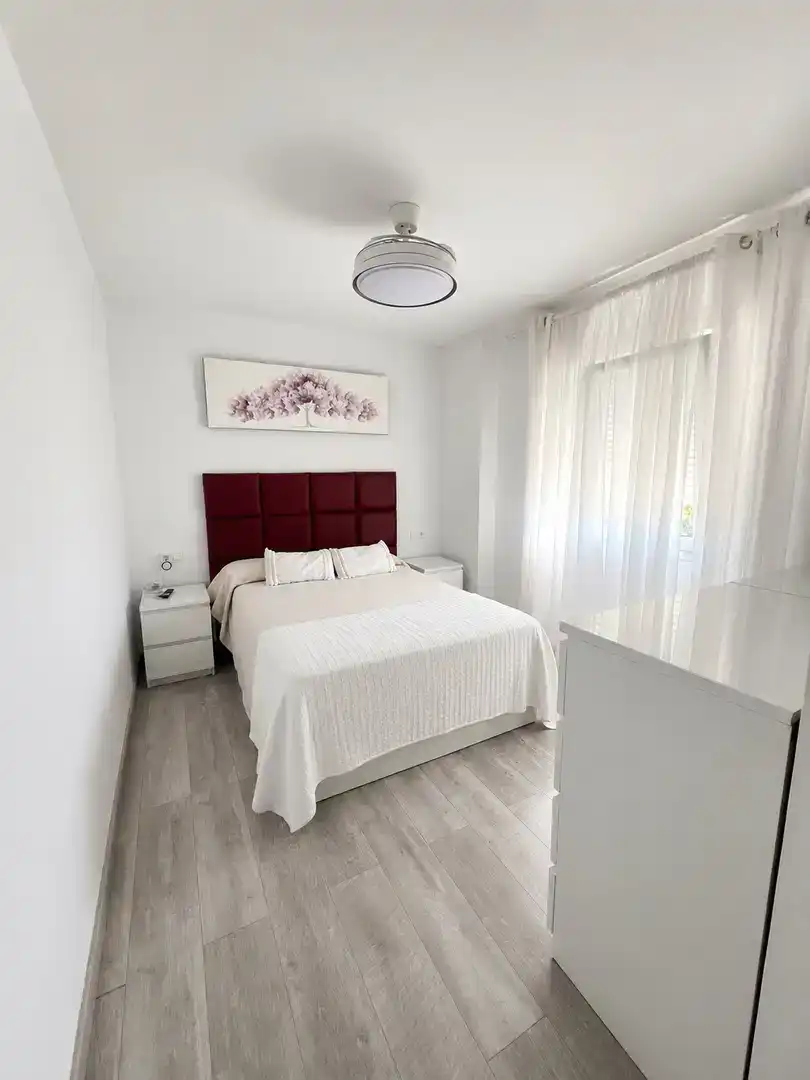 Dormitori de Pis en venda en Vélez-Málaga amb Aire condicionat, Piscina i Balcó