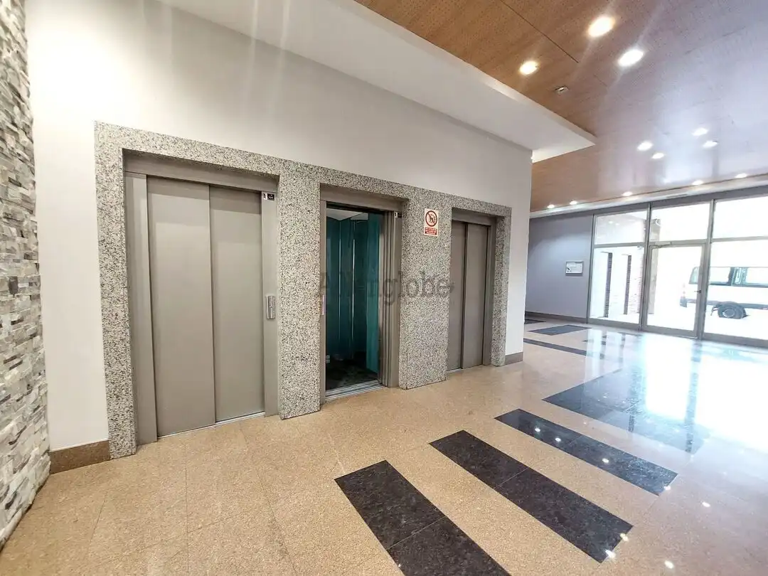 Pis en venda en Oviedo  amb Calefacció