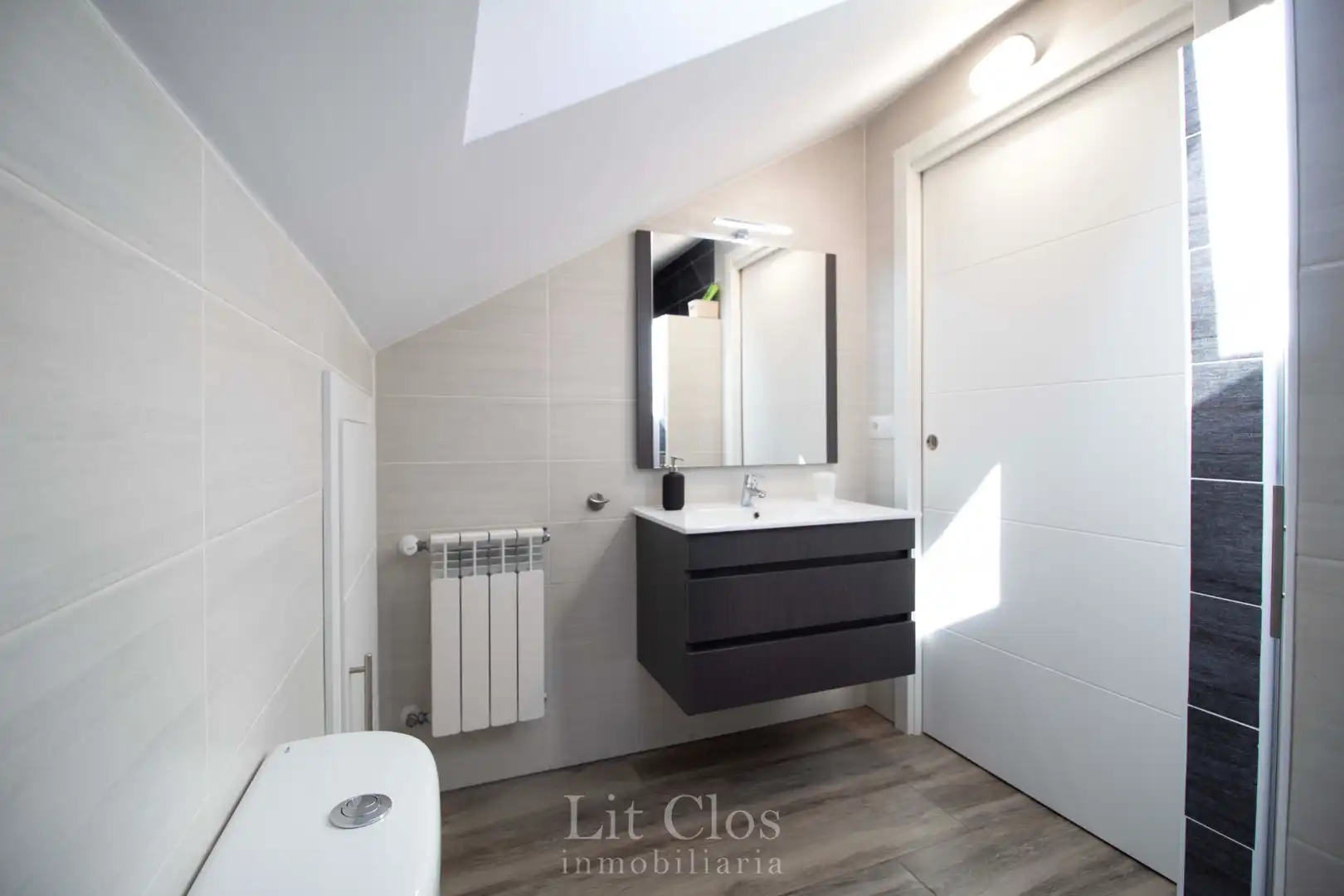 Baño de Casa adosada en venta en A Rúa  con Calefacción, Jardín privado y Parquet