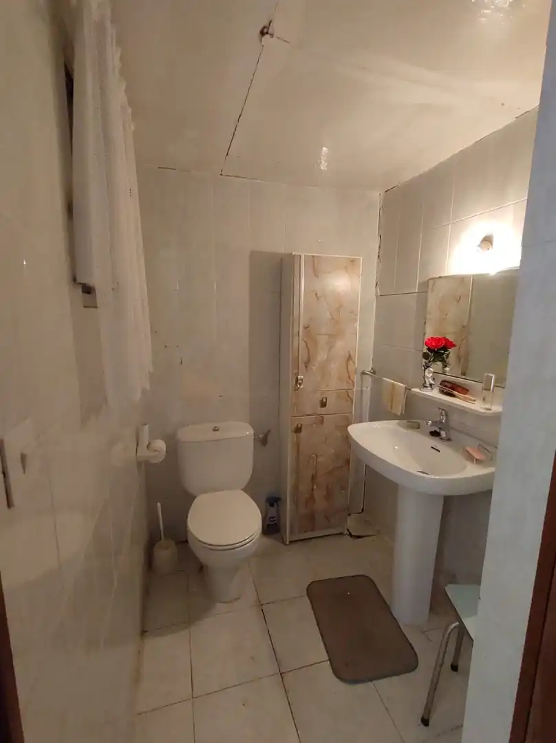 Bathroom of Houses for sale in Piedrabuena  with Heating, Furnished and Oven