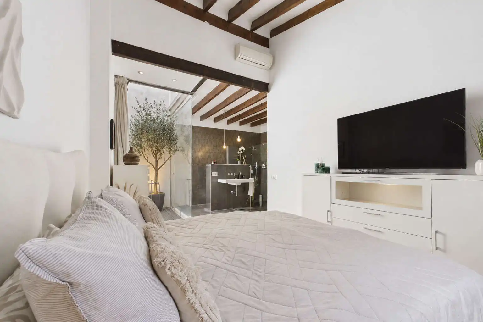 Dormitori de Àtic en venda en Inca amb Aire condicionat, Parquet i Terrassa