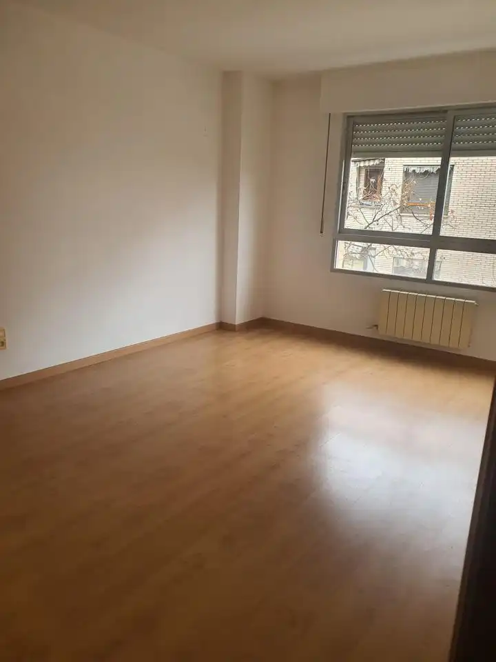 Habitación de Piso de alquiler en Zaragoza con Calefacción, Parquet y Terraza