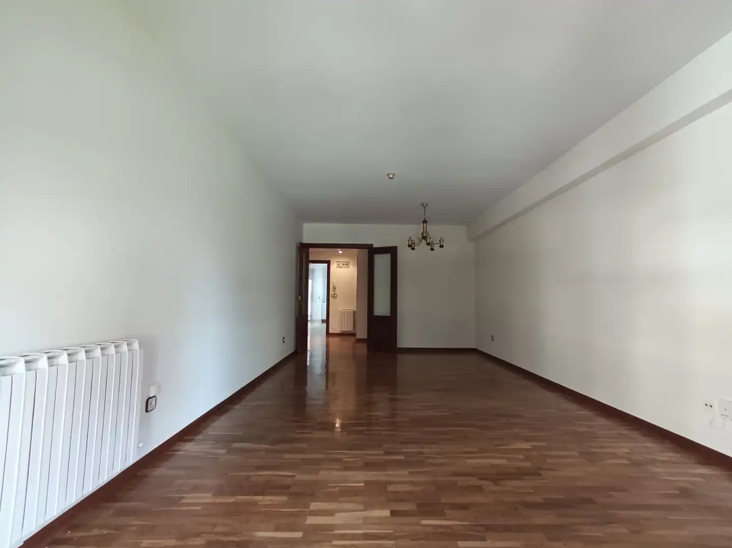 Sala de estar de Piso de alquiler en Gijón  con Calefacción, Parquet y Terraza