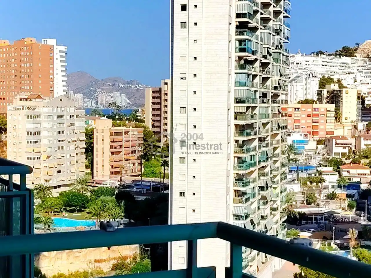 Vista exterior de Apartament en venda en Benidorm amb Terrassa i Alarma