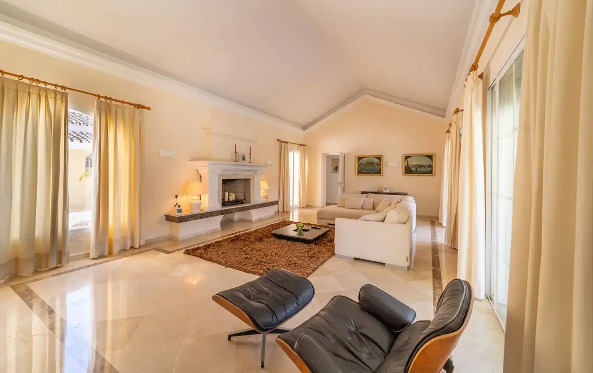 Villa mit Pool zum Verkauf in Lugar Urbanizacion Cascada de Camojan 5D, imagen 4