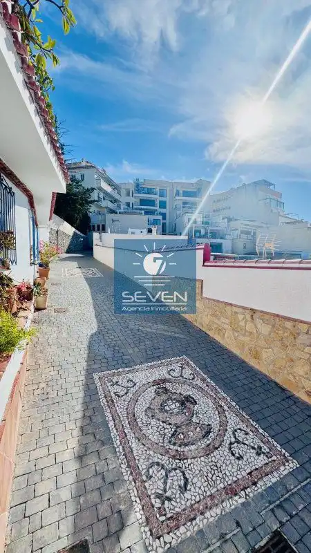 Vista exterior de Casa o chalet en venta en Almuñécar con Terraza, Trastero y Piscina