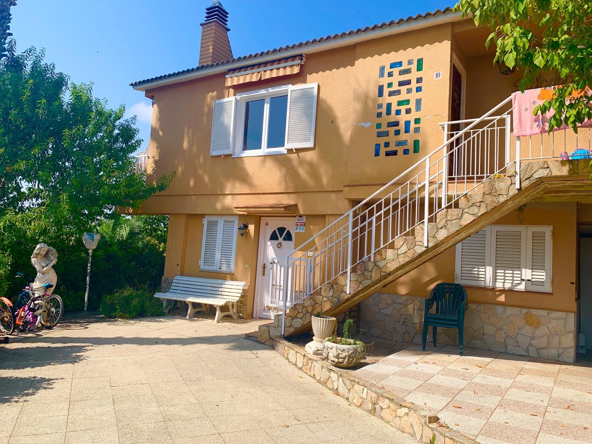 Vista exterior de Casa adosada en venda en Lloret de Mar amb Calefacció, Balcó i Piscina comunitària
